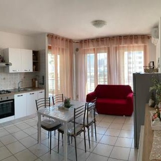 Casa Silvia - Accogliente appartamento a 5 minuti dalla stazione di Pescara Portanuova Thumbnail