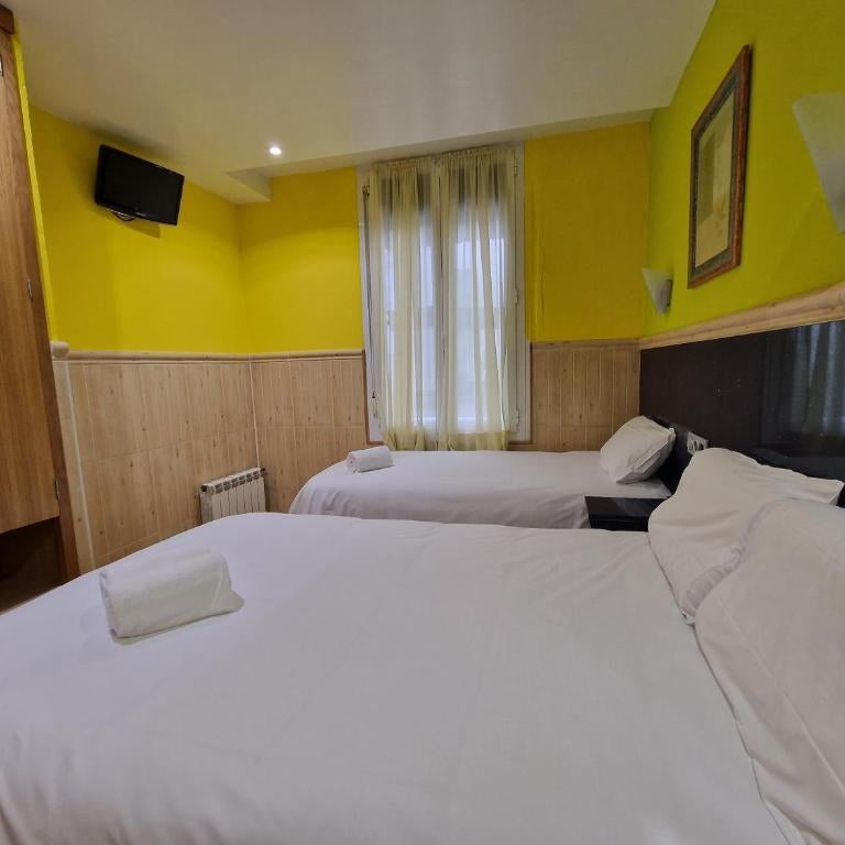 Pension Izar Bat Guesthouse Thumbnail