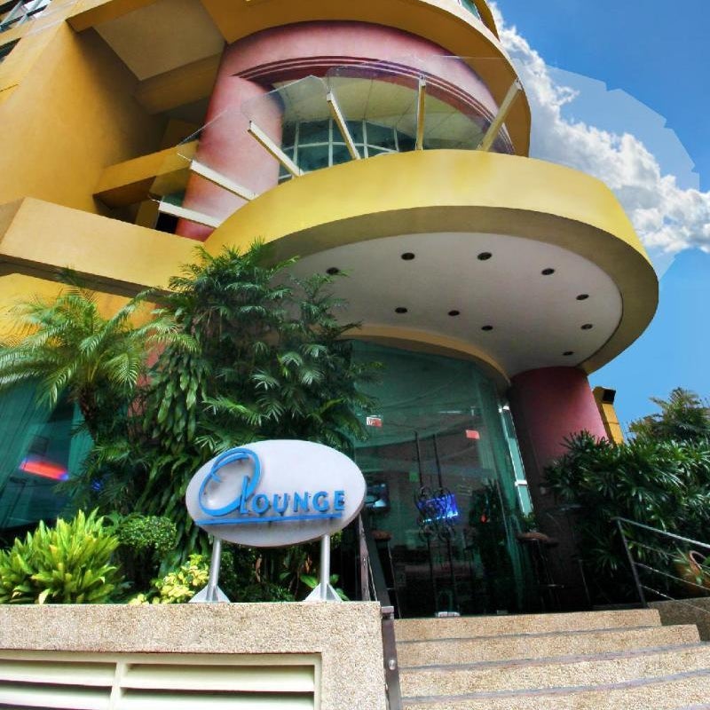 Oxford Suites Makati Thumbnail