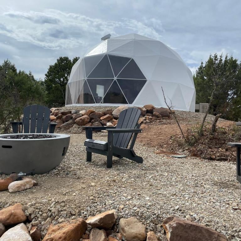 Canyon Rim Domes - A Luxury Glamping Experience!! Thumbnail