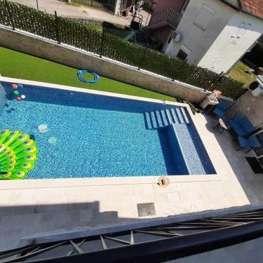 Villa with Pool & Garden apartment 1 Ognjen
