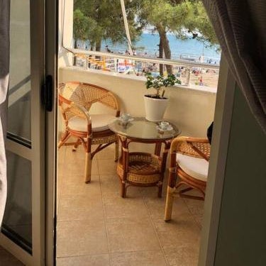 Pandora's Seaview Apartment Thumbnail