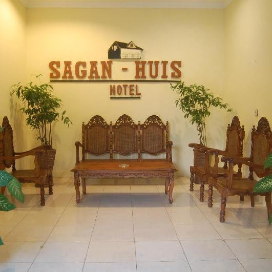 Sagan Huis Hotel