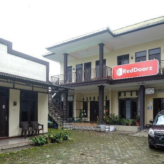 RedDoorz Syariah near Gardu Pandang Dieng