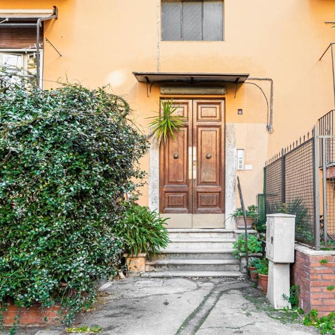 Charming Apartment in the centre of Rome Thumbnail