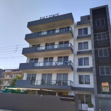 Saltstayz Select - Near Sohna Road City Center