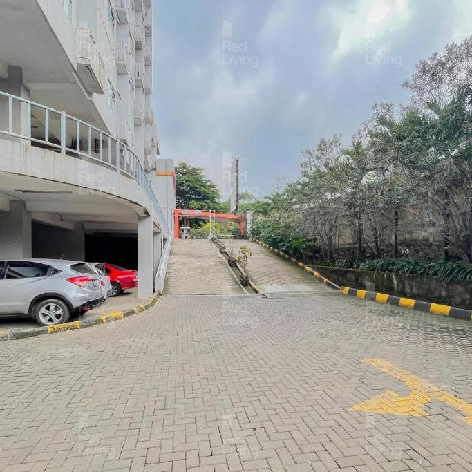 RedLiving Apartemen Easton Park Jatinangor - Rajes Room