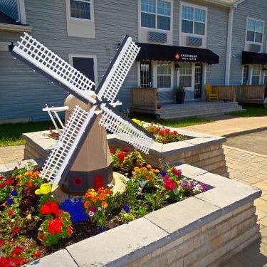 Amsterdam Inn & Suites, an Ascend Collection Hotel