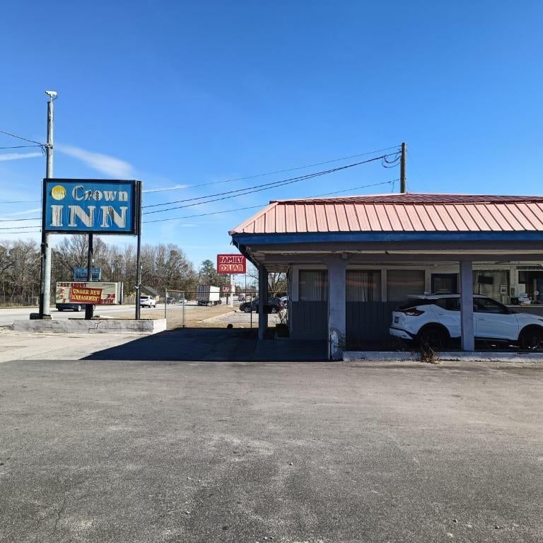 Crown Inn by OYO Orangeburg Hwy 301 Thumbnail