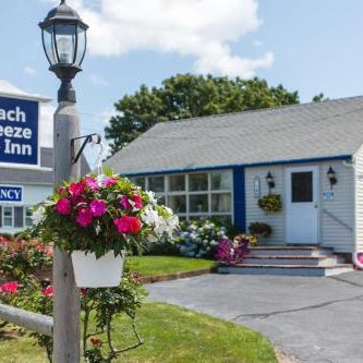 A Beach Breeze Inn Thumbnail