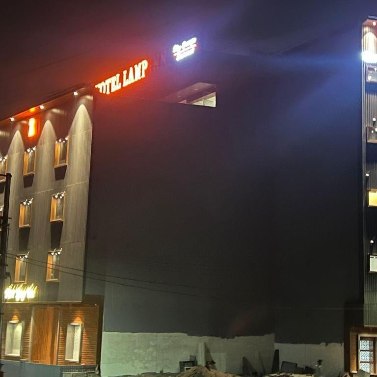 HOTEL LAMP INN