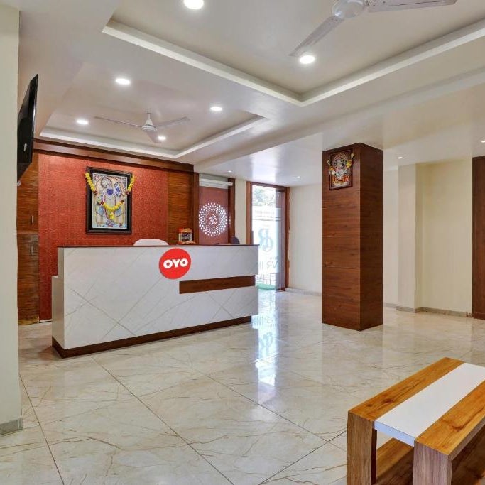 Hotel O VR INN Makar Pura Railway station