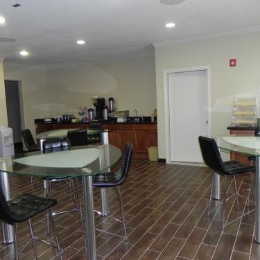 Yorktown Inn and Suites Thumbnail