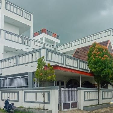 Urbanview Hotel Eropa Maros near Sultan Hasanuddin Airport by RedDoorz