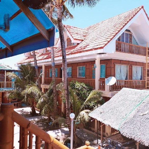 Yooneek Beach Resort