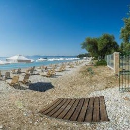 Renata Rooms & Studios - Beachfront, Large Garden & Free Parking