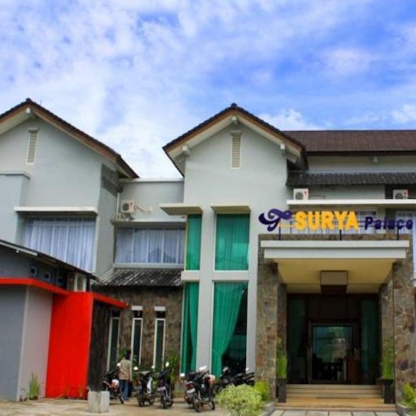 Collection O Padang near Mesjid Raya Syekh Ahmad Al-Minangkabawi formerly Hotel Surya Palace