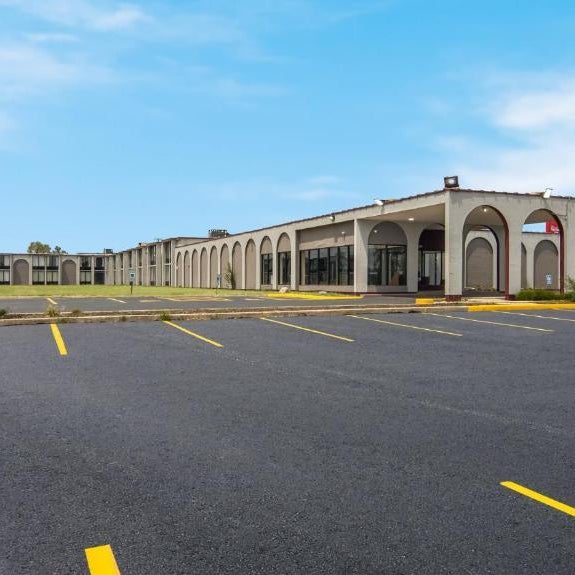 HomeTowne Studios & Conference Center Chicago - N Aurora Naperville Thumbnail