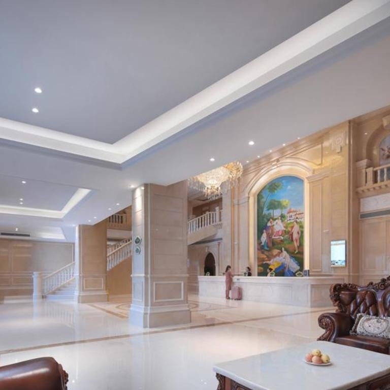 Vienna International Hotel Nanchang Qingshan Lake Wanda Plaza