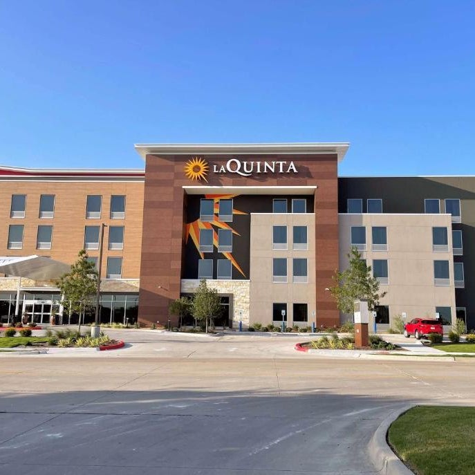 La Quinta Inn & Suites by Wyndham Mount Laurel Moorestown Thumbnail