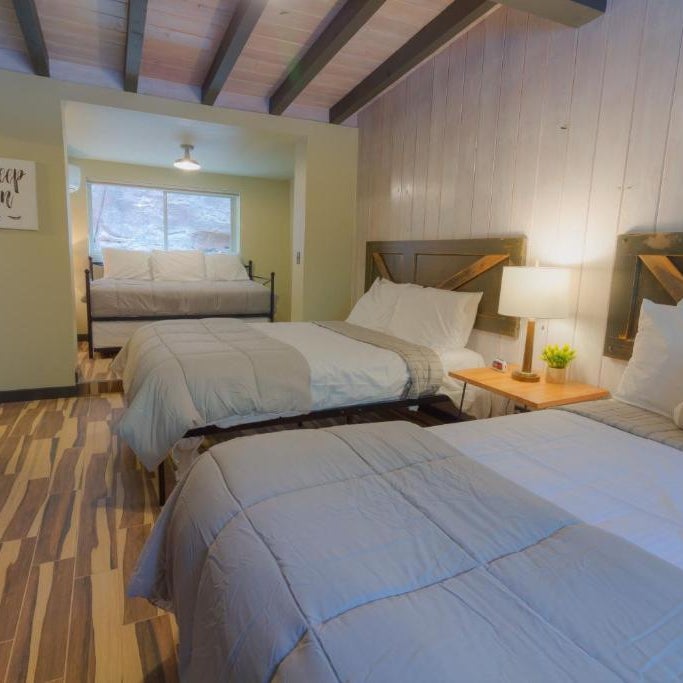 Destination Oak Creek 5 apts Thumbnail
