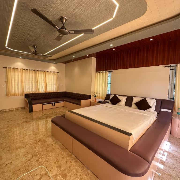 The Venue By Seasons Suites-