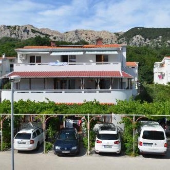 Apartments Sersic Baska
