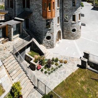 Grey Castle garnì&suite