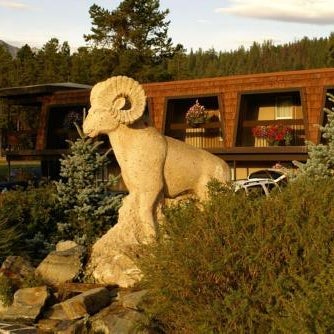 Tonquin Inn Thumbnail