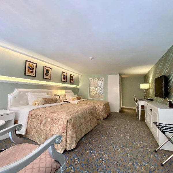 Metropole Hotel Thumbnail