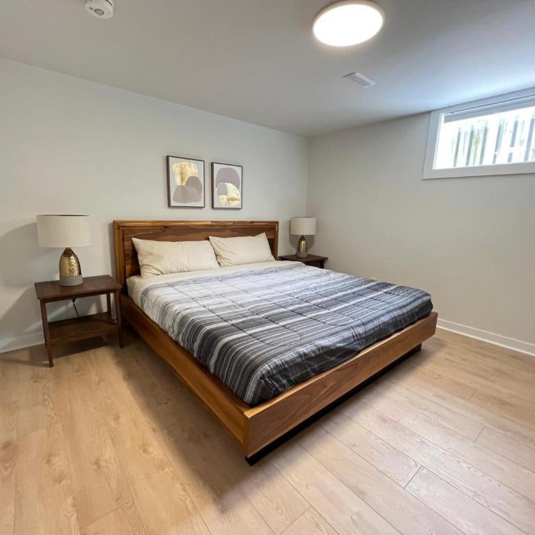 Letitia Heights !A Spacious and Quiet Private Bedroom with Shared Bathroom Thumbnail
