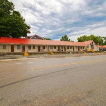 Sunflower Motel Hiawatha By OYO Thumbnail