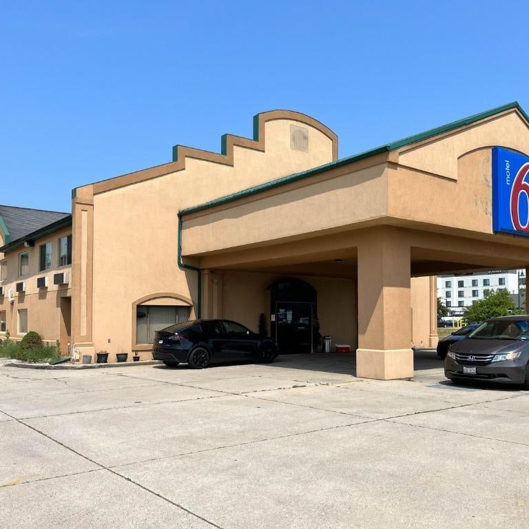 Studio 6 Elkhart, IN Thumbnail