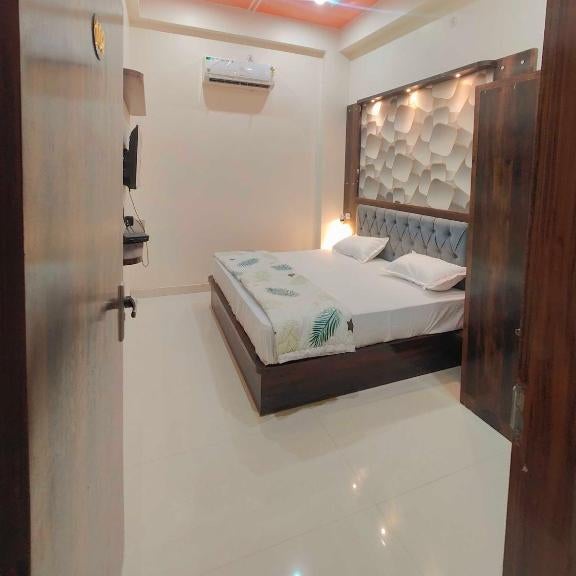 Hotel O SR HOTEL