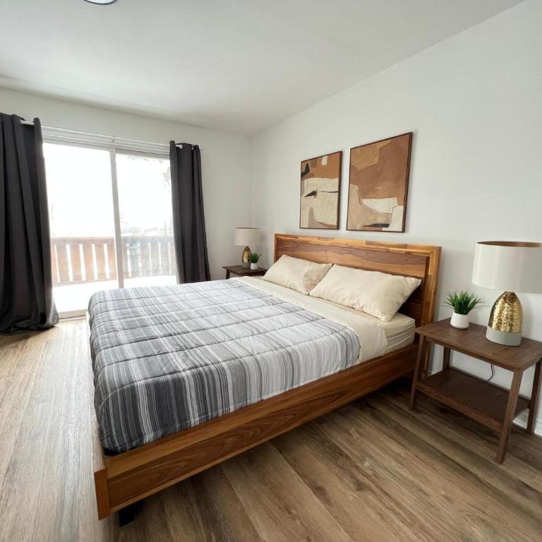 Letitia Heights !E Spacious and Quiet Private Bedroom with Private Bathroom Thumbnail