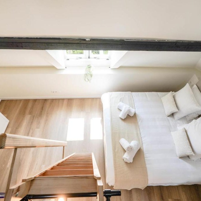 Beautiful Apartment With Loft Thumbnail