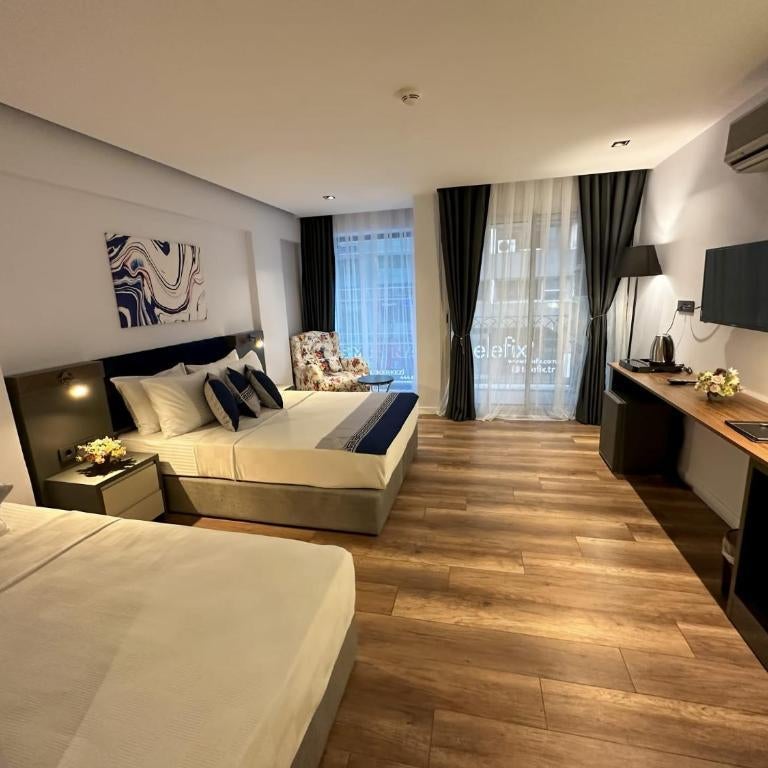 THE ROYALS HOTEL