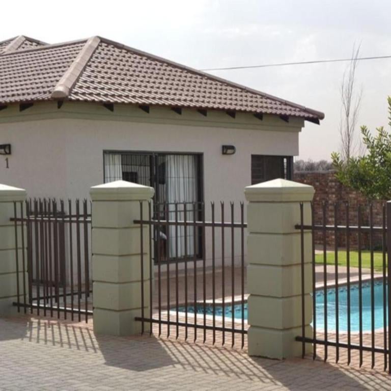 Andela Guesthouse