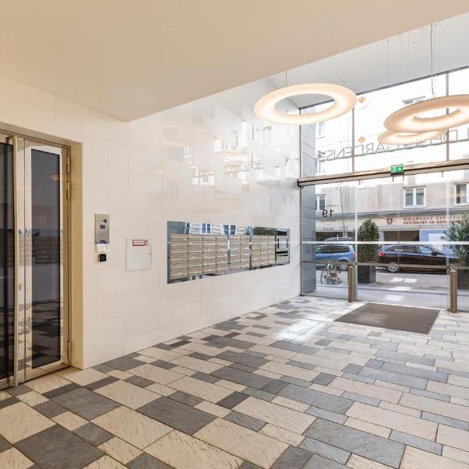 Rooms in Luxury Apartment, Central Vienna near Hauptbahnhof Thumbnail