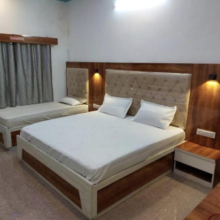SHREE ATITHI HIGHWAY HOTEL