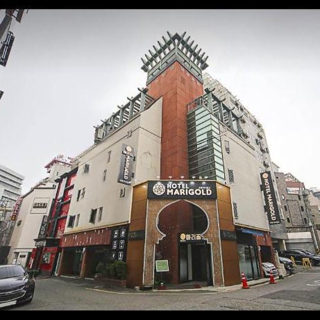 Hotel Marigold Thumbnail