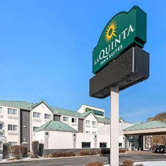 La Quinta Inn & Suites by Wyndham Logan Thumbnail