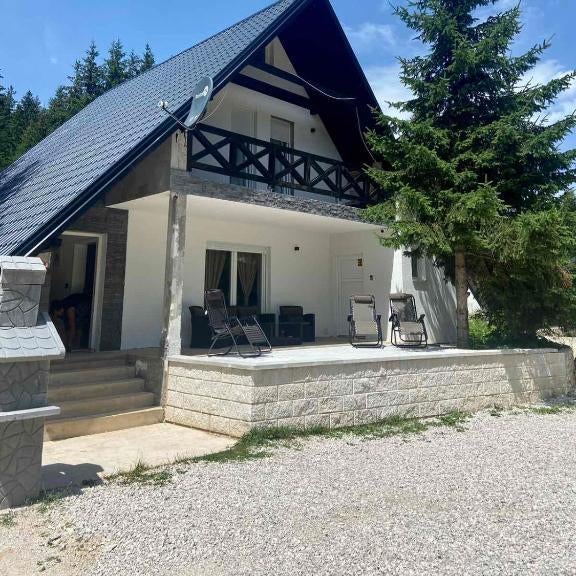 Farmhouse Dženi