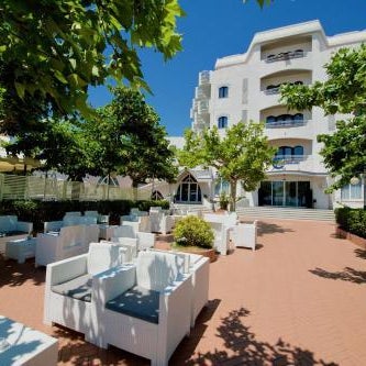 BAJAMAR BEACH HOTEL