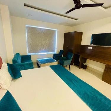 Hotel The Heights