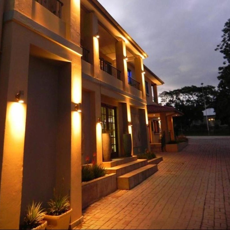 VJ's Guesthouse & Restaurant