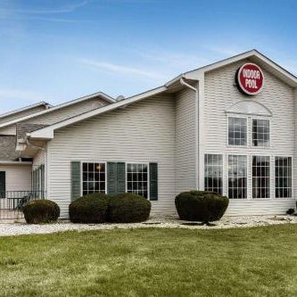 Econo Lodge Inn And Suites Thumbnail