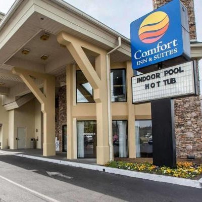 Comfort Inn & Suites At Dollywood Lane Thumbnail