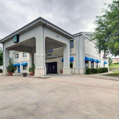 Quality Inn & Suites Grand Prairie Thumbnail