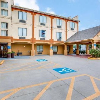 Comfort Inn & Suites Market Center Thumbnail